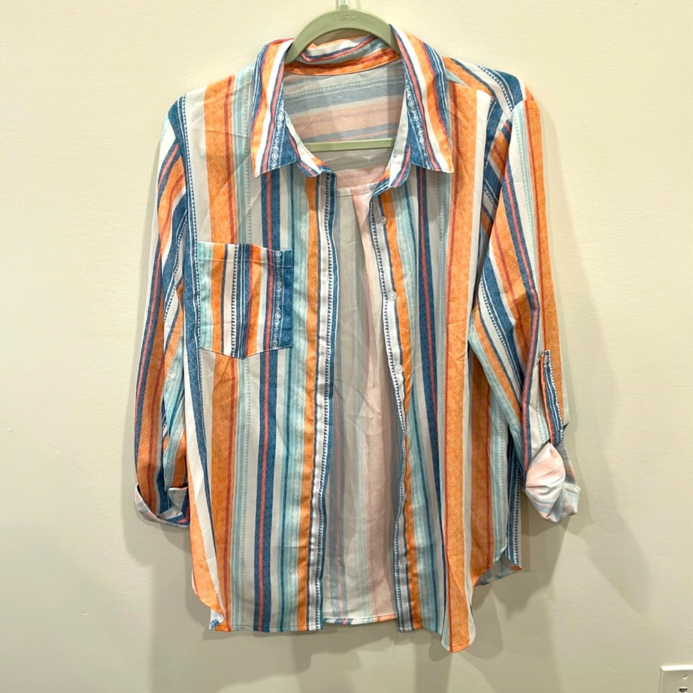Women’s collared button up top